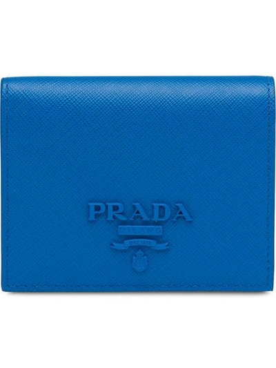 Prada Kleines Portemonnaie Mit Logo-schild In Blue