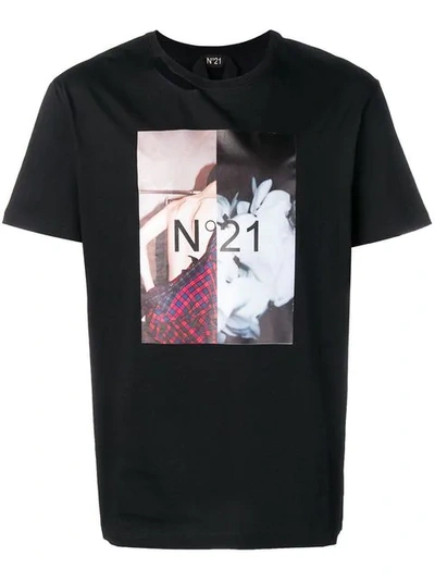 N°21 Photographic Print T In Black