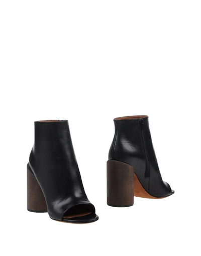 Givenchy Ankle Boot In Black