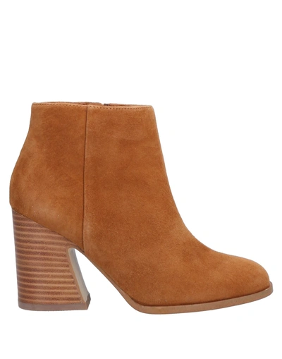 Mellow Yellow Ankle Boots In Camel