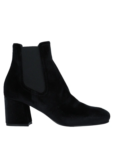 Le Silla Ankle Boots In Black