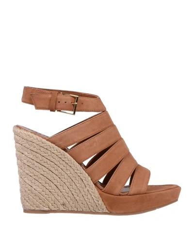 Tory Burch Sandals In Brown