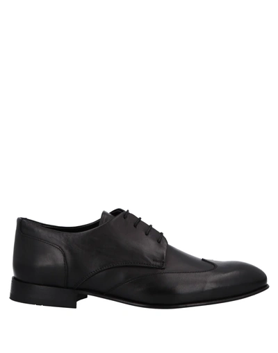 Alessandro Dell'acqua Laced Shoes In Black