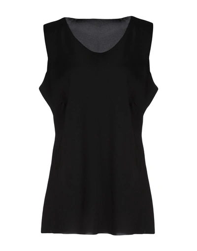 Anneclaire Top In Black