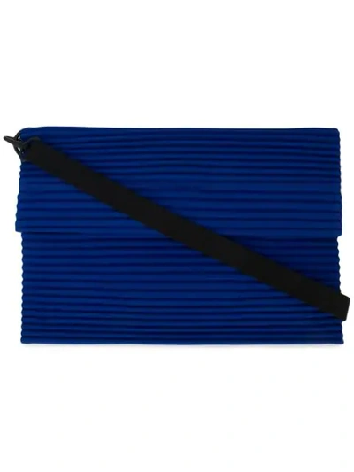 Issey Miyake Pleated Flat Bag In Blue
