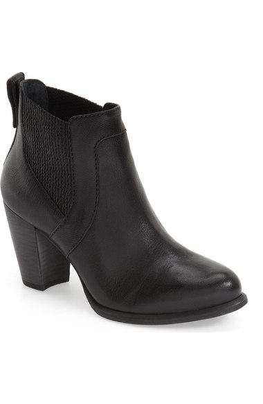 ugg atwood block heel bootie