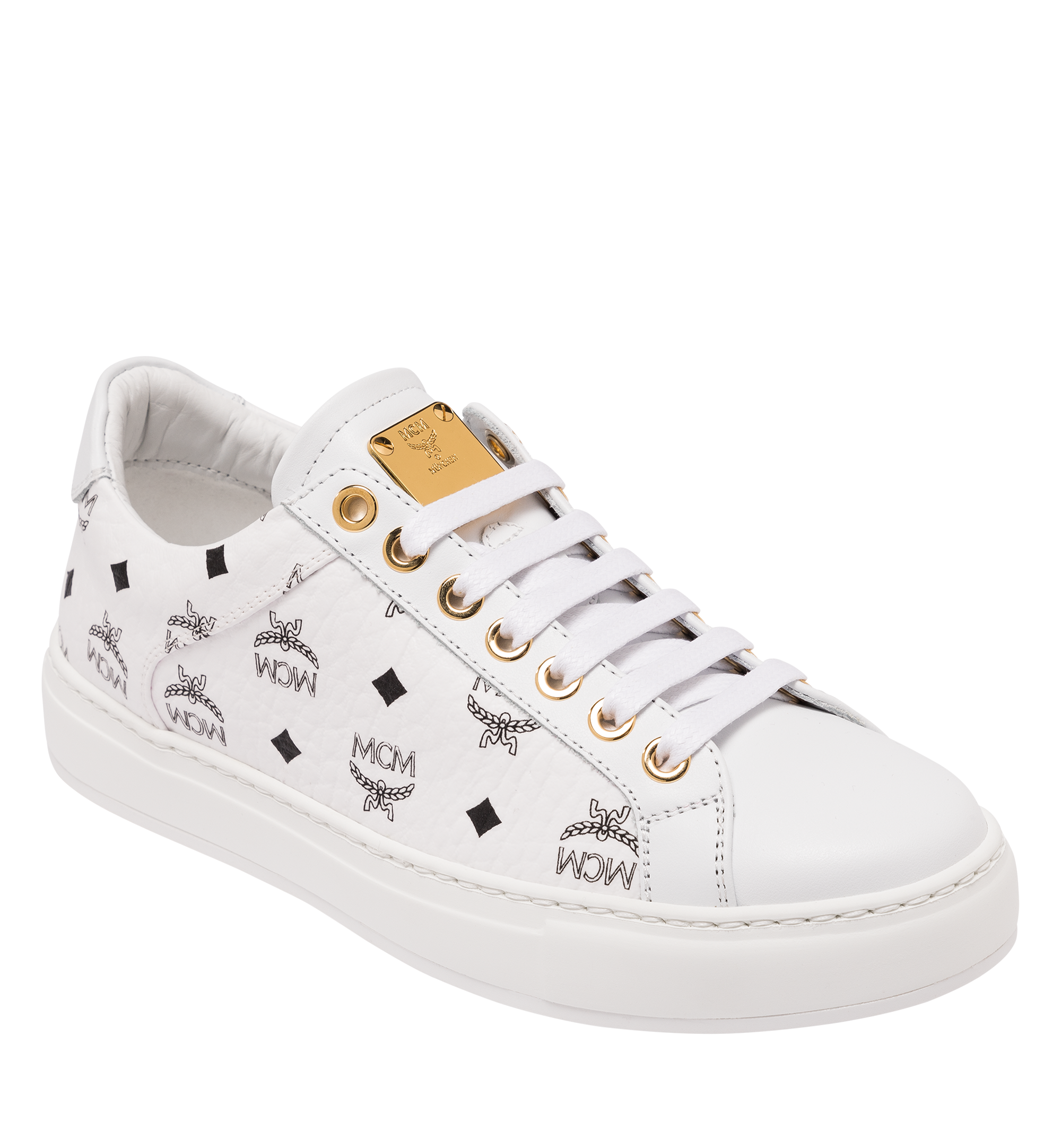mcm low top trainers in visetos