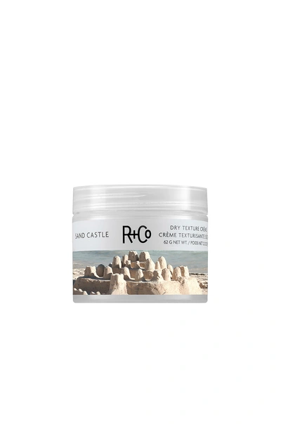 R + Co Sand Castle Dry Texture Creme