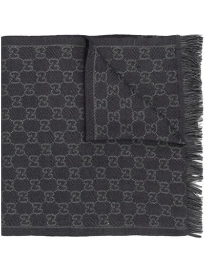 Gucci Gg Jacquard Pattern Knitted Scarf In Grey