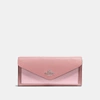 Coach Weiches Portemonnaie In Blockfarben In Light Blush Multi/silver