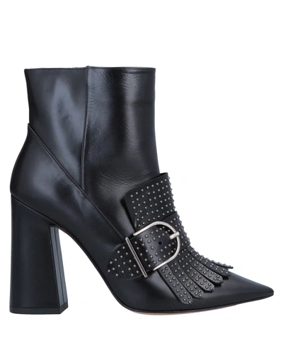 Pura López Ankle Boot In Black