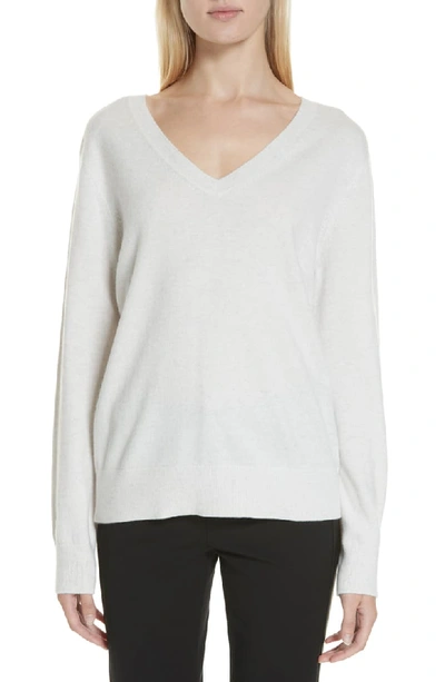 Vince Weekend V-neck Cashmere Sweater In Heather White