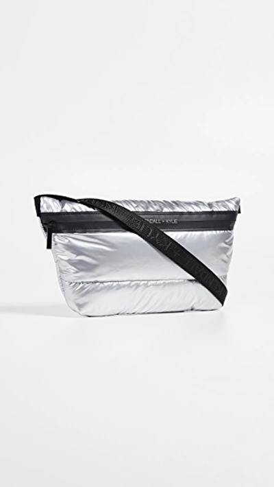 Kendall + Kylie Lincoln Fanny Pack In Puffy Silver