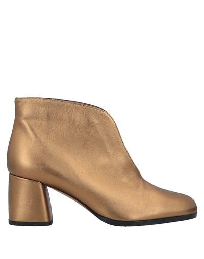 Alexa Wagner Ankle Boot In Bronze