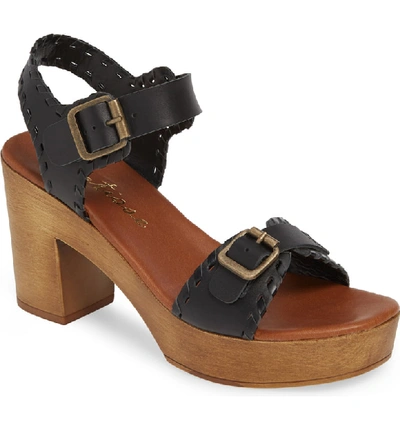 Matisse Twiggy Platform Sandal In Black Leather