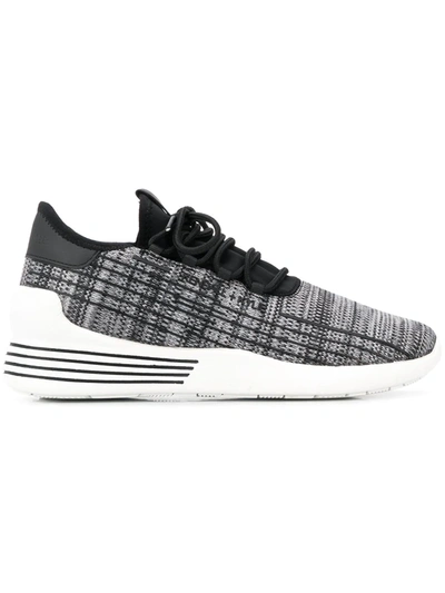 Kendall + Kylie Dreeze Trainers In Grey