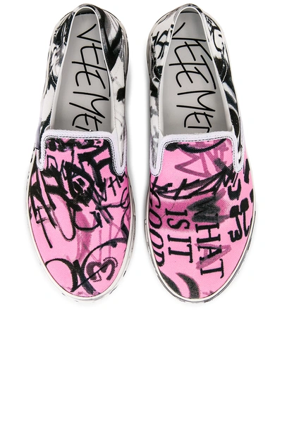 Vetements Graffiti Slip On Sneakers In White & Pink