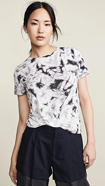 Alice And Olivia Shira Roll Sleeve Tee In Black/white Tie Dye
