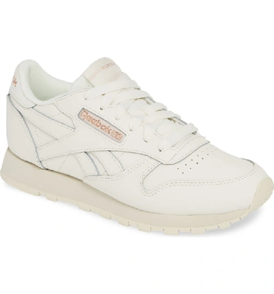 Reebok Classic Leather Sneaker In Chalk/ Rose Gold/ Paper White