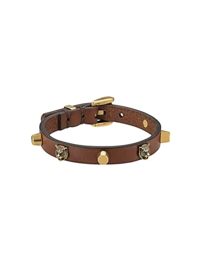 Gucci Leather Bracelet With Feline Heads In Braun