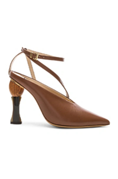Jacquemus Chaussures Faya Geometric Heel Sandals In Burgundy In Brown Leather