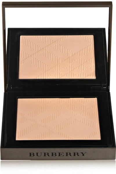 Burberry Beauty 裸肌亮彩粉饼（色号：porcelain No.11） In Neutral