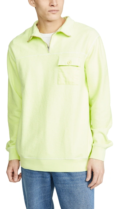 Très Bien Reversed Overdye Half Zip Sweatshirt In Luminary Green