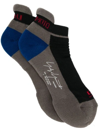 Yohji Yamamoto Colour-block Ankle Socks - 黑色 In Black Multicolour