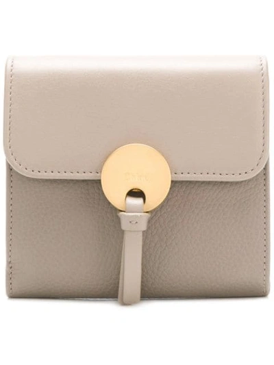 Chloé Small Indy Wallet In Neutrals