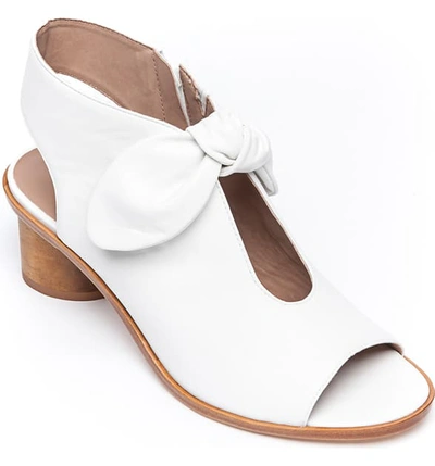 Bernardo Luna Fabric Knotted Sandals In White Leather