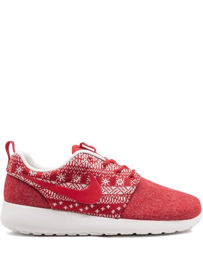 Nike Wmns Rosherun Winter Sneakers In Red