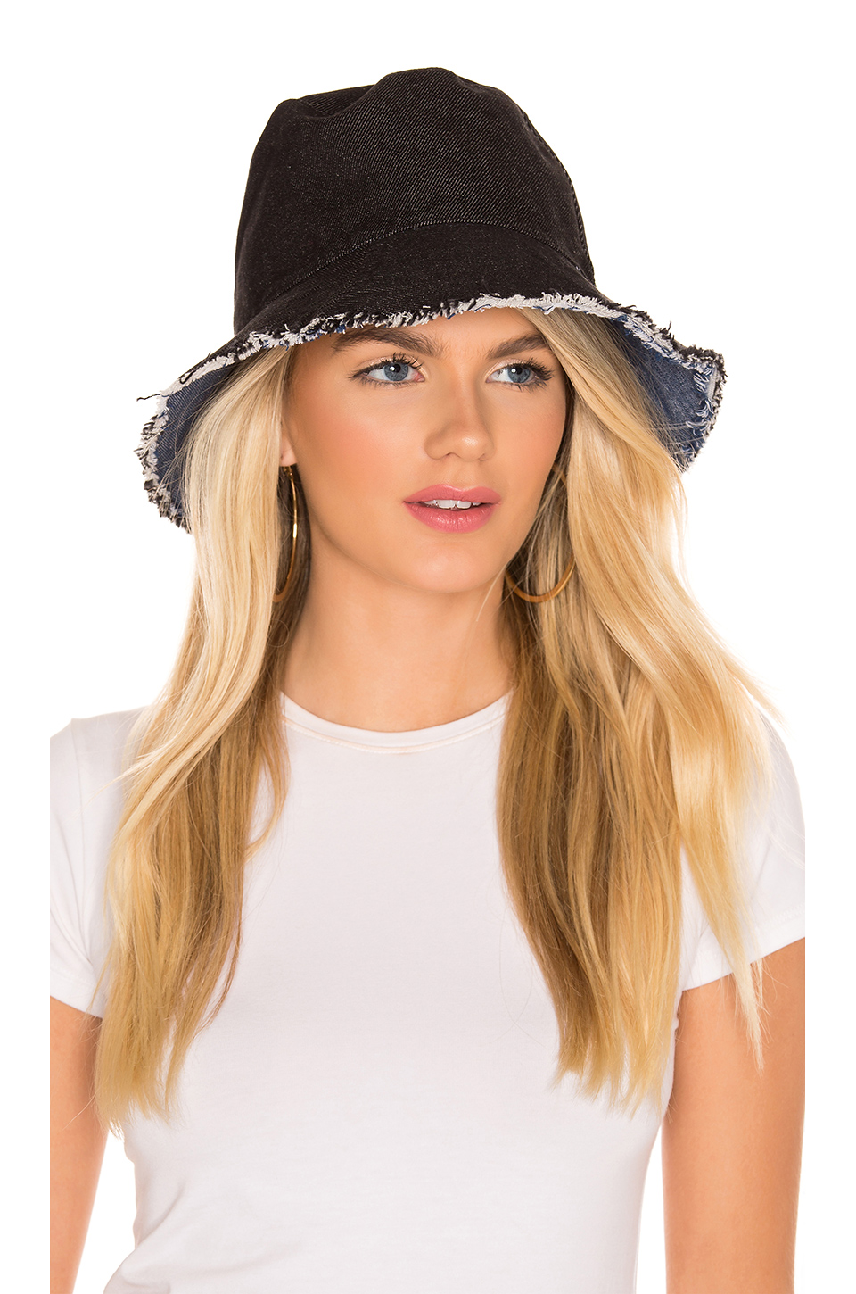 sara hat