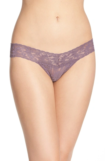 Hanky Panky Signature Lace Low Rise Thong In Raspberry Ice
