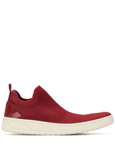 veja red trainers