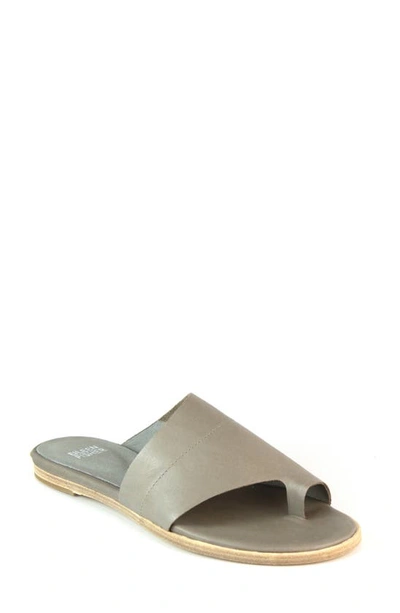 Eileen Fisher Ty Washed Leather Flat Sandals In Moon Leather