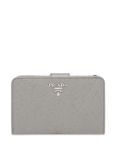 Prada Mittelgrosses Saffiano-portemonnaie In Grey