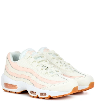 Nike Women's Air Max 95 Casual Shoes, White In Pink