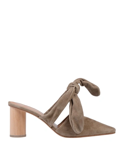 Loq Mules And Clogs In Khaki