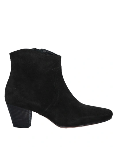 Strategia Ankle Boot In Steel Grey