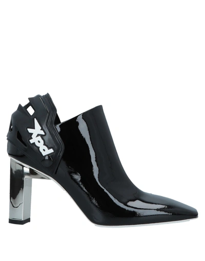 Alyx Ankle Boot In Black