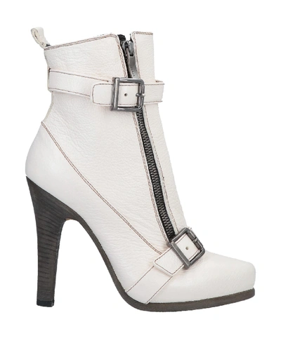 Barbara Bui Ankle Boot In White