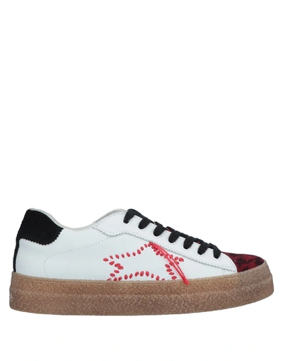 Ishikawa Sneakers In White