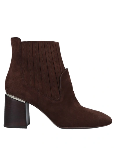 Tod's Ankle Boots In Brown