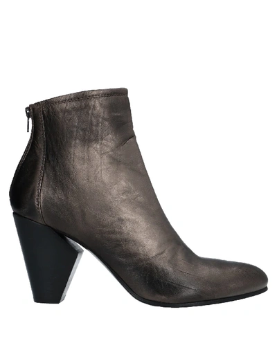 Strategia Ankle Boot In Silver