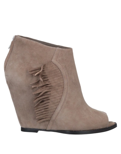 Ash Ankle Boot In Dove Grey