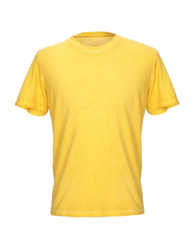 Majestic T-shirts In Yellow
