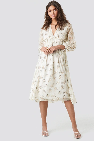 Kae Sutherland X Na-kd Floral Deep V Neck Midi Dress - White In Multi Floral Print