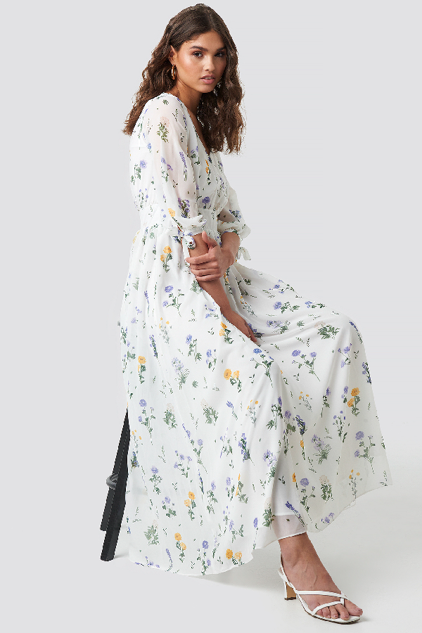 white v neck maxi dress