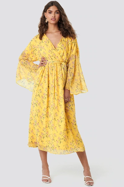Kae Sutherland X Na-kd Big Sleeve Belted Maxi Dress - Yellow In Yellow Flower