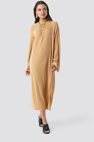 Na-kd Pleated Wide Sleeve Ankle Dress - Beige In Golden Beige